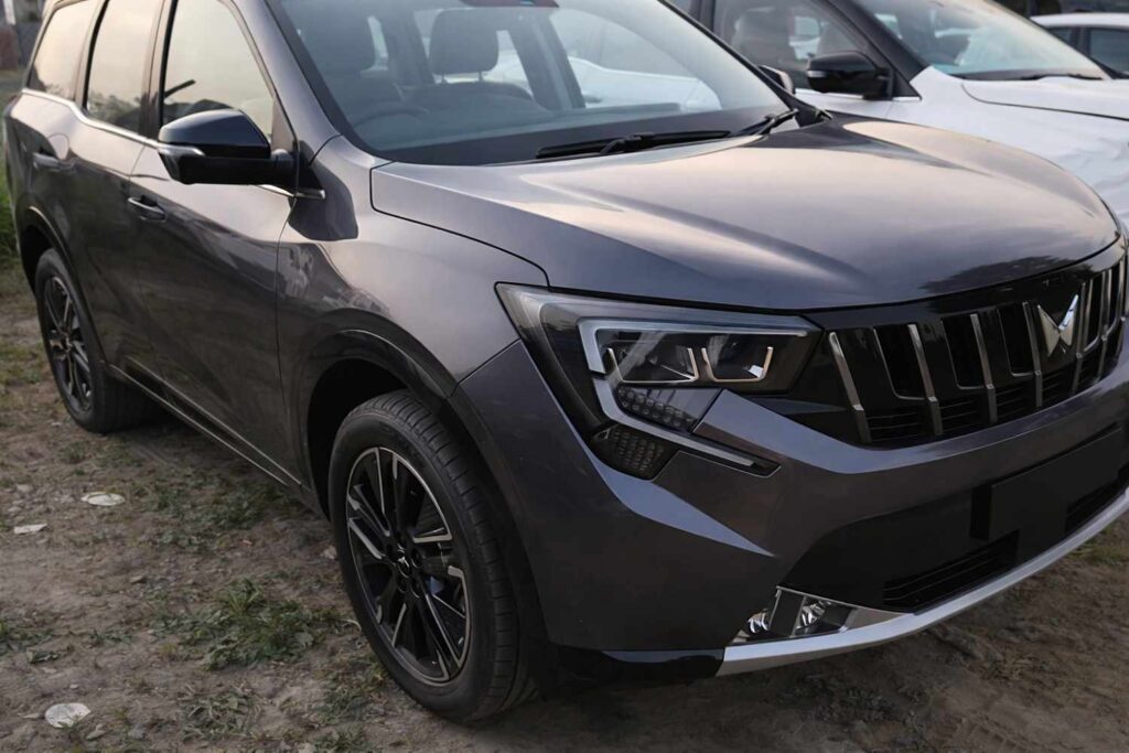 Mahindra XUV 7XO